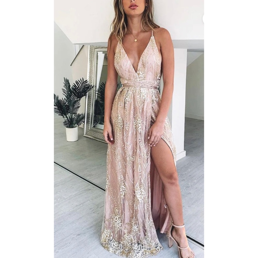 🆕 NWT Jemmia Sparkle Tie Maxi Dress